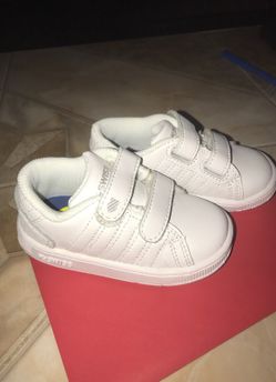 Kswiss boys size 5 new