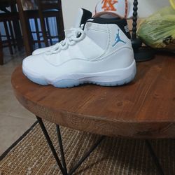 Jordan for sale new whit out box size 10 half 