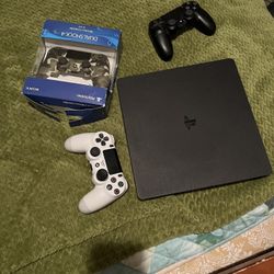 Ps4 With 3 Brand New Controllers. 