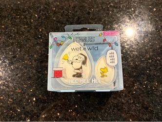 Peanuts Wet n Wild Hee Hee 2-pc Makeup Teardrop Sponges Santa Snoopy & Woodstock