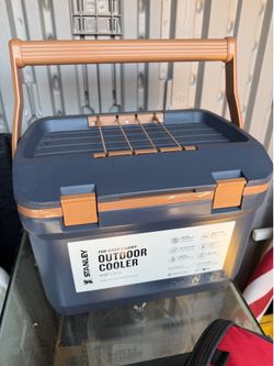 NEW Stanley cooler - The Easy Carry Outdoor Cooler | 16 QT