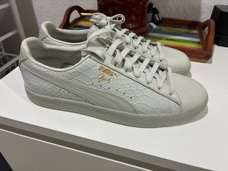 Puma Clyde Low-Top Sneakers