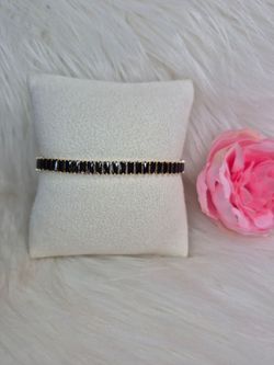 Beautiful Bracelet 14K Gold Laminated Hypoallergenic Waterproof Non Tarnish Excellent Quality  35$