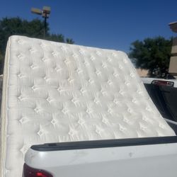 King Size Mattress And Box Springs 