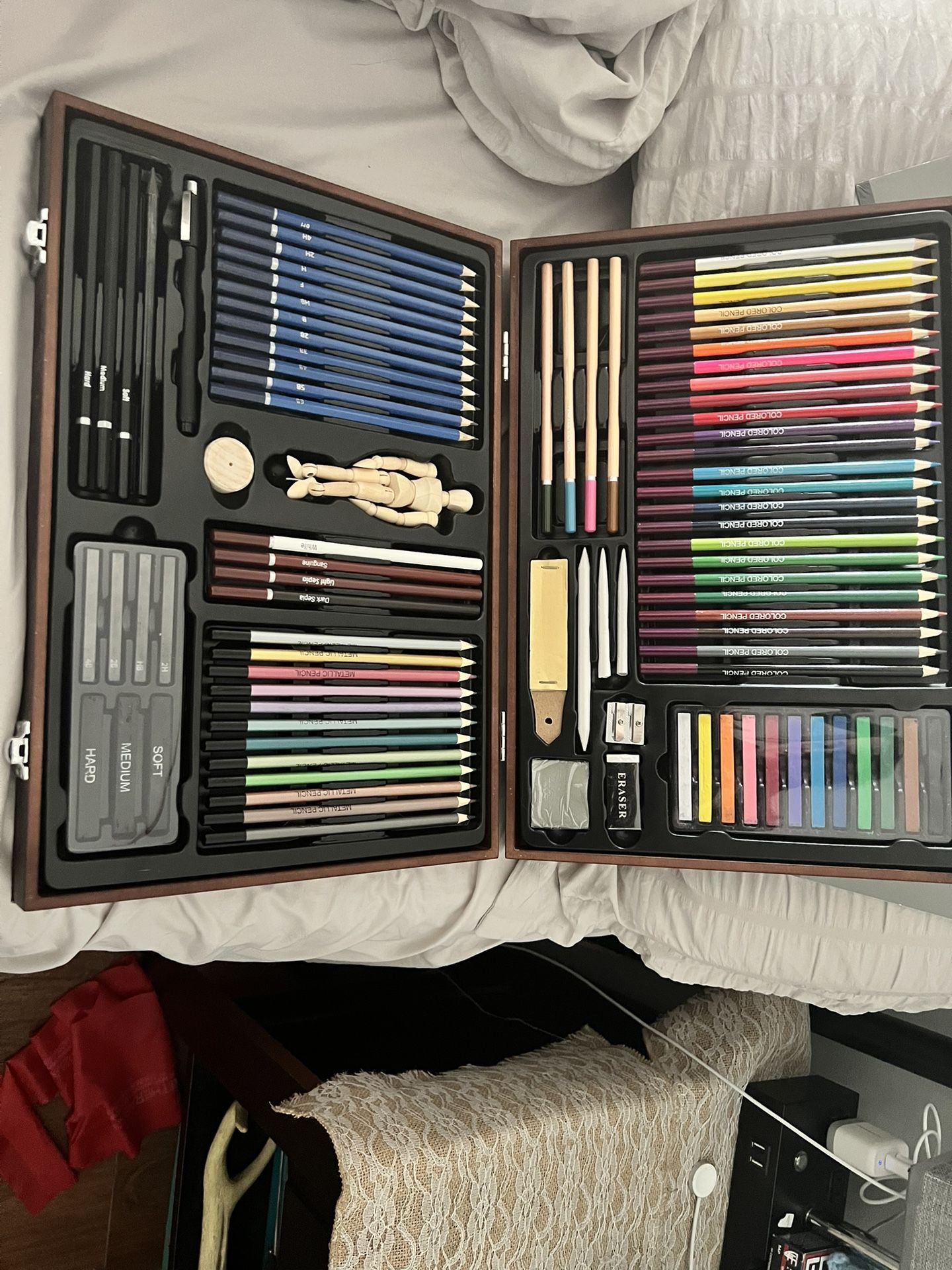 Sketching & Drawing Art Set