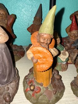 Tom Clark Gnome Figurine with Cracker