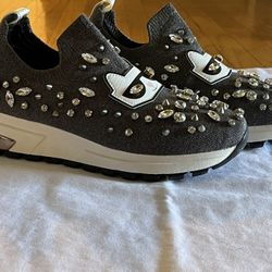Karl Lagerfeld Paris “MALNA” Sneakers NIB SZ 7