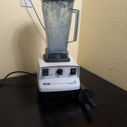 Vitamix 5000 Professional Blender – Made in USA – Works Perfect