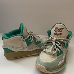 2 Nike Kyrie Basketball Shoes 