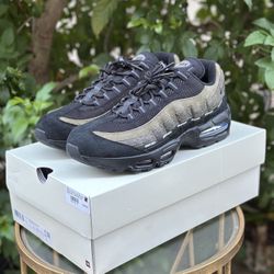 Nike Air Max 95 X Undefeated “La Brea” Size 12