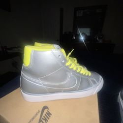 ELECTROLiME BLAZERS HI [SIZE 8.5)