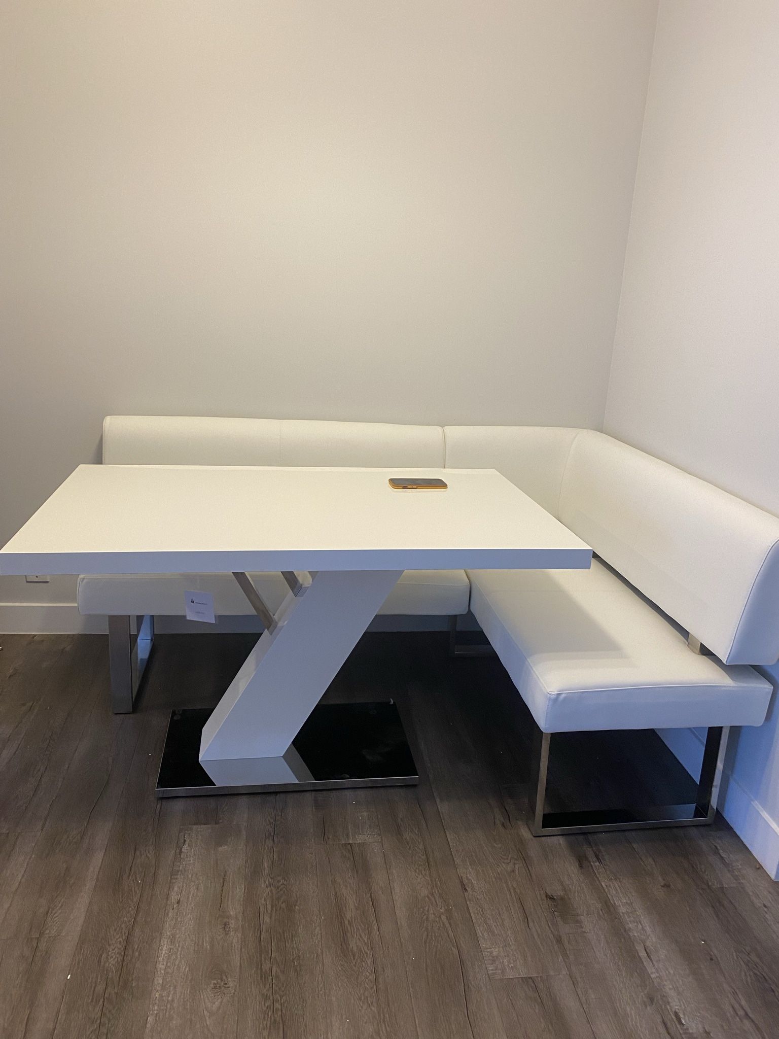 Dining Room table And Seating