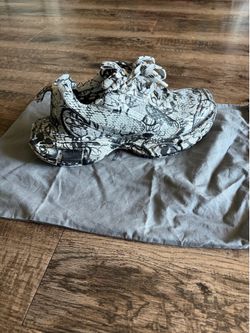 Balenciaga Men’s 3XL Size 44 (Right Shoe)