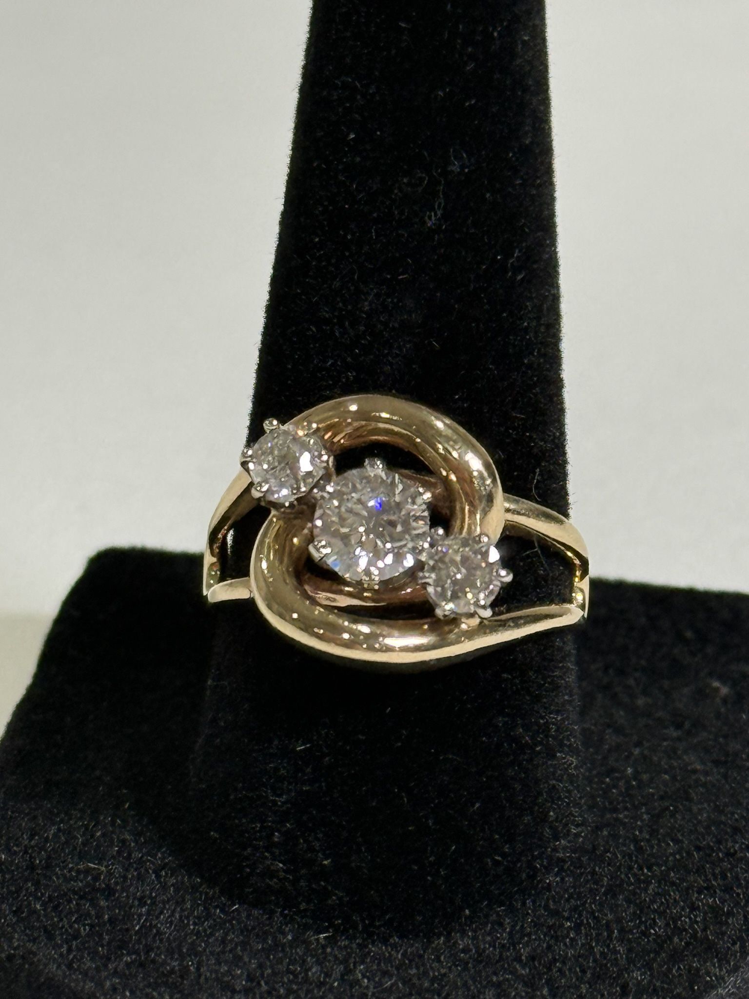 💎 14K Solid Gold 3-Stone Diamond Ring – 1.3ct TW – Size 7 – Vintage Bypass Design