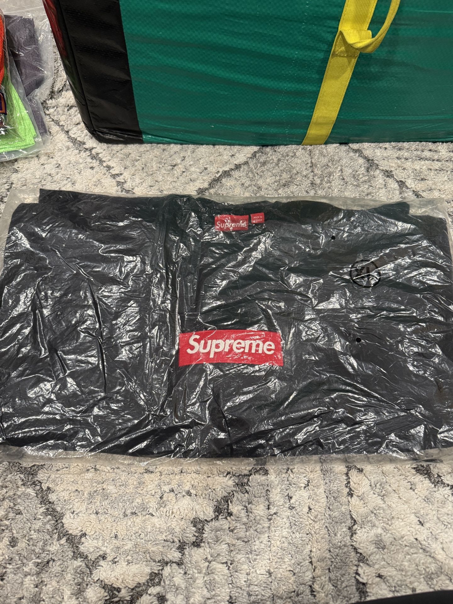 BRAND NEW Supreme Box logo crewneck - XL