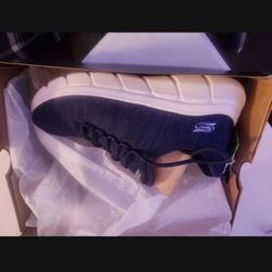 Women Skechers Size 7.5
