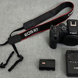 Canon EOS R7 32.5MP Mirrorless Camera Body ( ≤ 1,000 Shutter Count) - MINT! 1,127.00