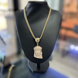 Miami Cuban Chain With Jesus Pendant 