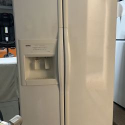 Kenmore Side-by-Side Refrigerator with Ice & Water Dispenser
