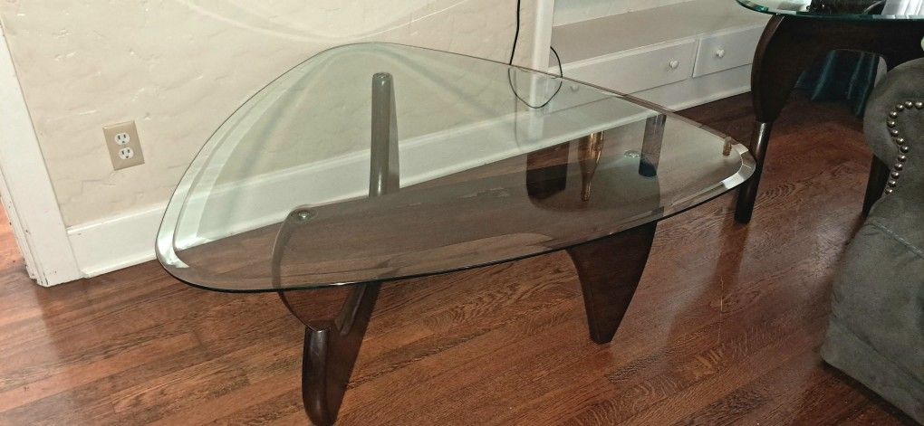 Coffee Table, 2 end tables, and 2 Panther Lamps