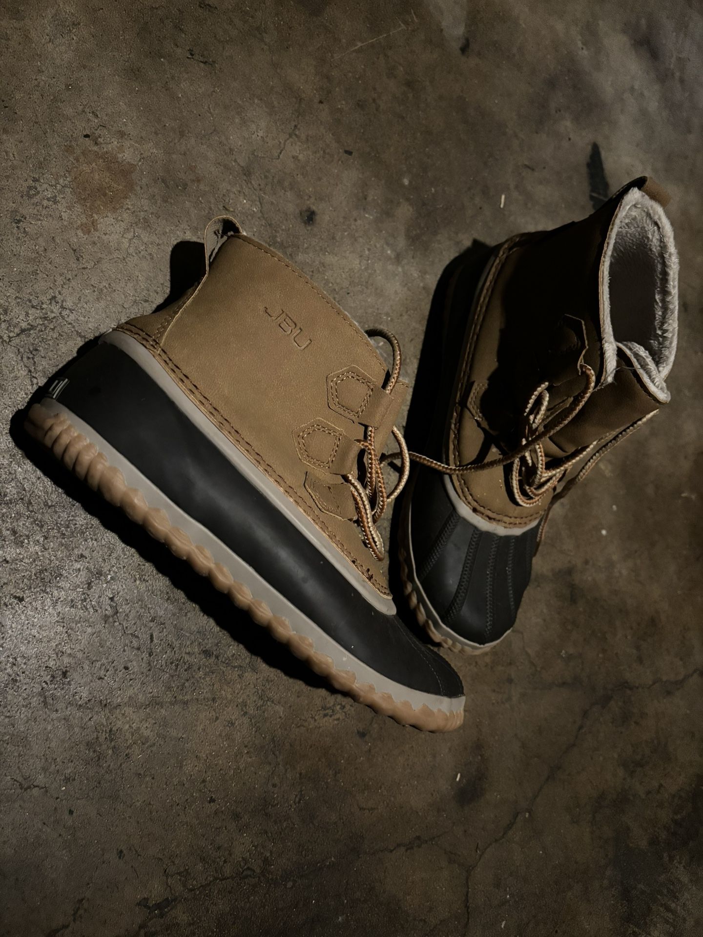 Women’s Snow Boots 7 (waterproof) 