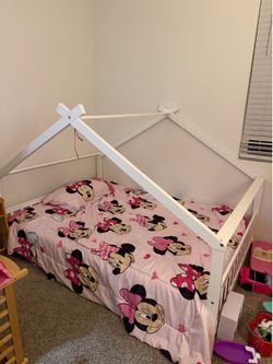 Toddler full floor bed