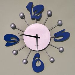 Analog Clock With Bubble Font