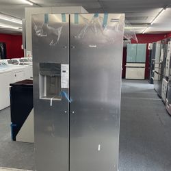 New Scratch And Dent Frigidaire Gallery 25.6 Cu Fr Side By Side Stainless Steel Fridge. 1 Year Warranty 
