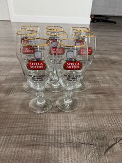 8 piece set  Stella Artois