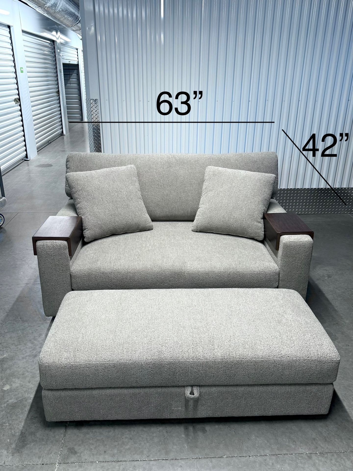 Brand New Thomasville Loveseat with Footrest Ottoman Storage and Charging Station - Delivery Available 