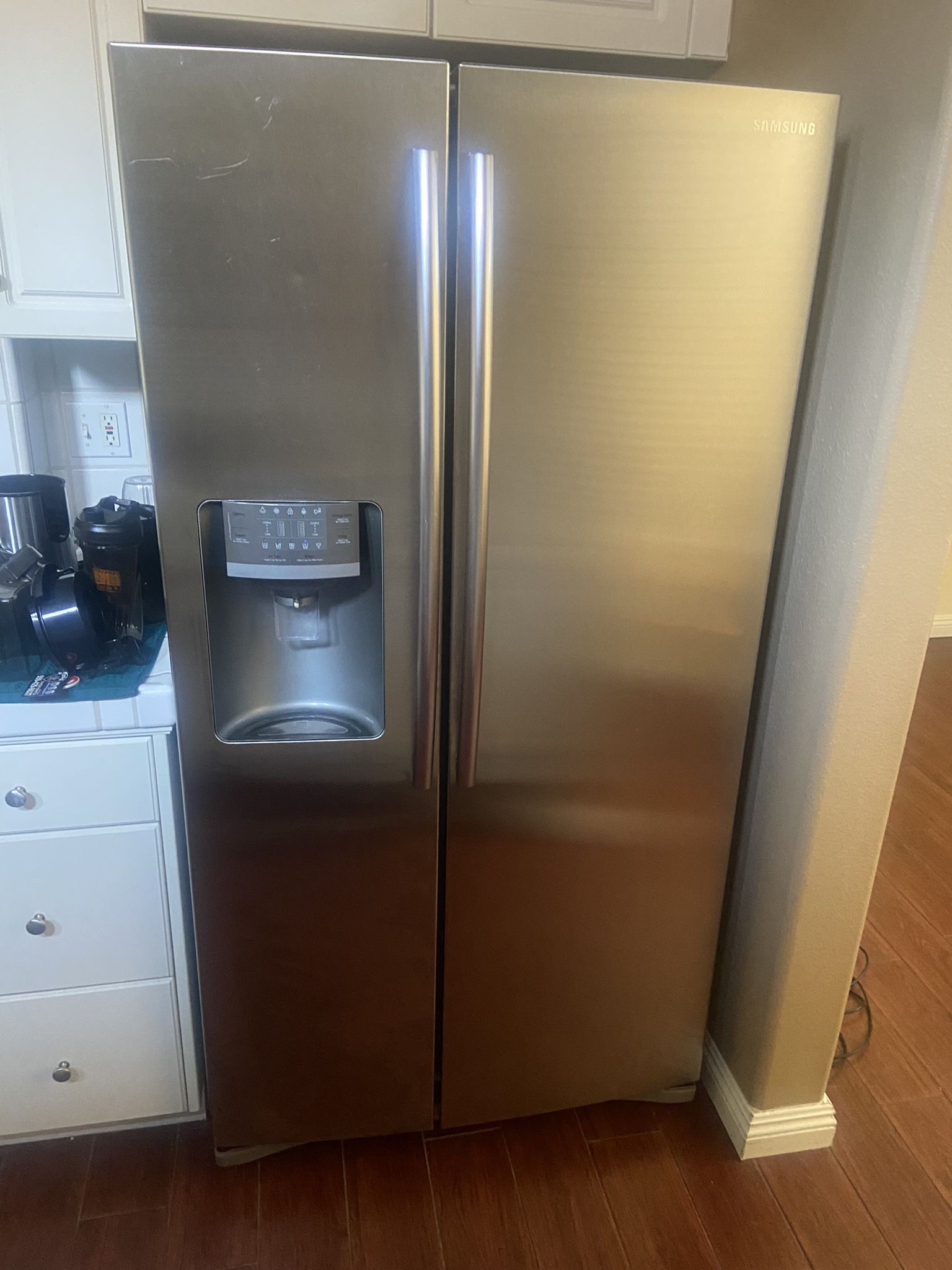 Samsung Fridge/freezer With Water And Ice Maker 