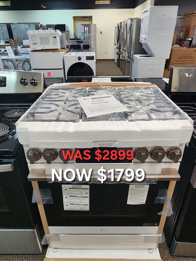 STUDIO 6.3 cu. f SMART SIide-in Gas Range in Essence White with
ProBake Convection, Easy Clean, instaview & Air fry