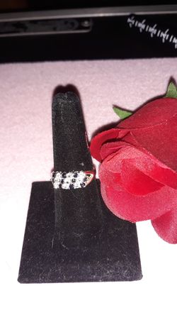 1ct. Sapphire ladies ring