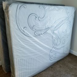 NEW QUEEN MATTRESS. Bed frame is not available. Take it home the same day 👍