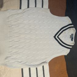 3 Sweater Vests (men’s small) All For 5$