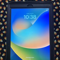 Apple iPad 5th Generation 128GB Unlocked Like New!