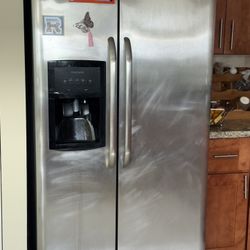 Refrigerator 
