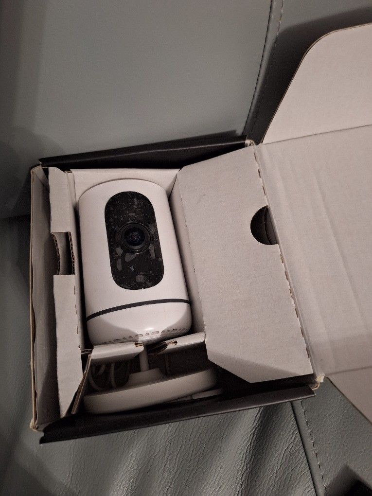 Vivint Indoor Camera & Starter Package