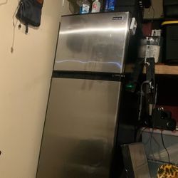 Small Refrigerator Magic Chef 