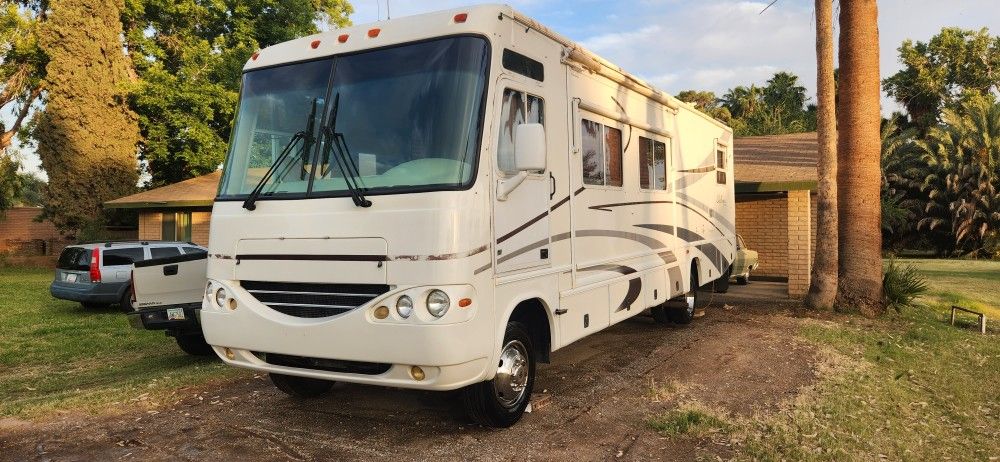 2002 Damon Motorhome Challenger Series M-348 Ford Damon Challenger Series