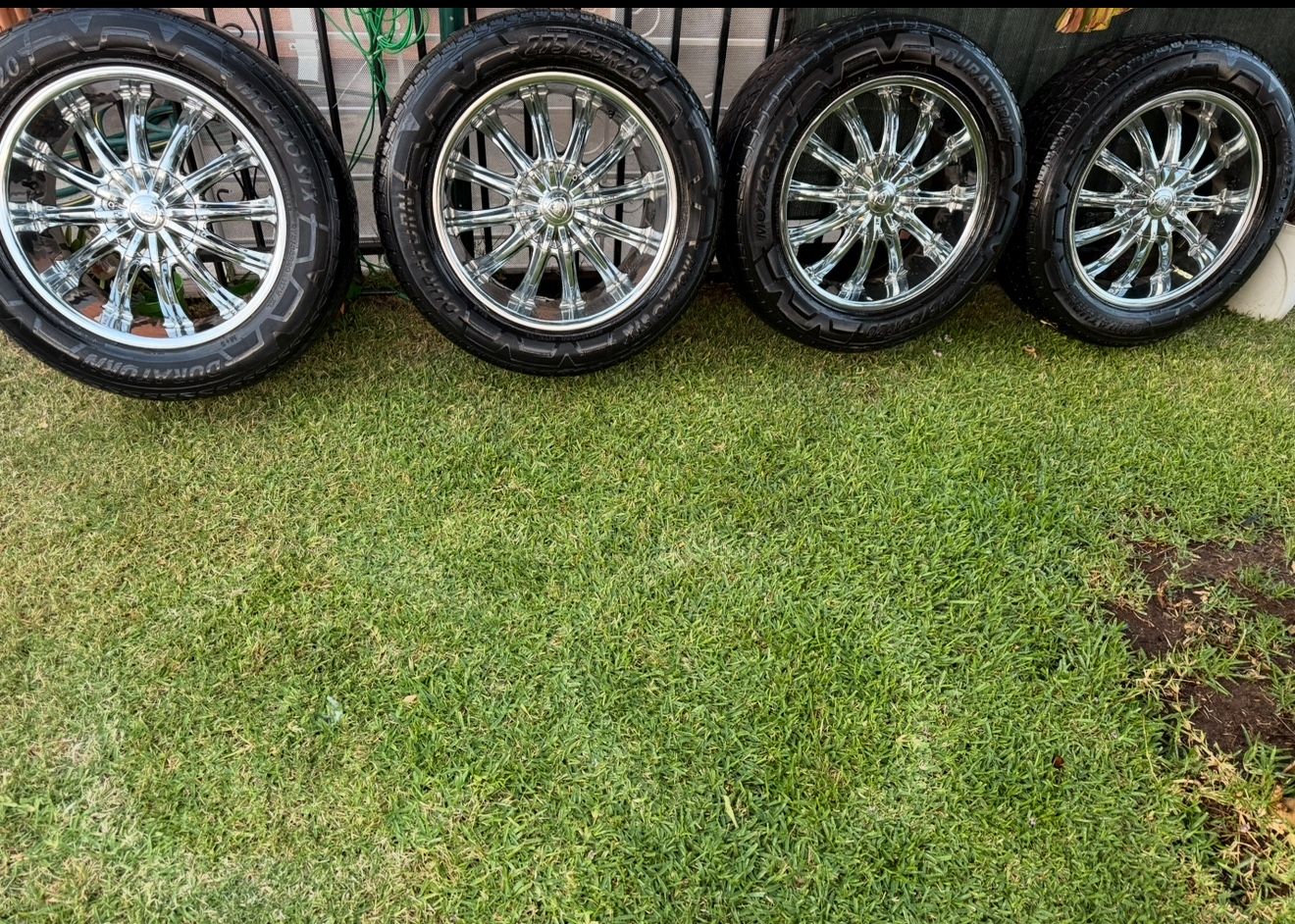 20in Rims 6 Lugs Universal 