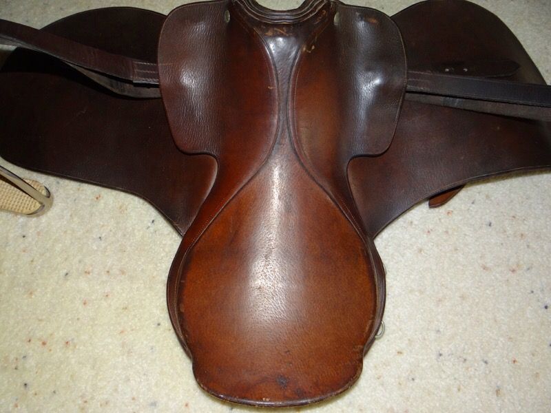 English Leather Saddle
