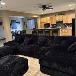 Sectional Couch / Brand New
