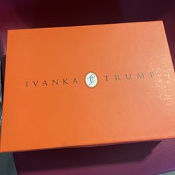 Beautiful and elegant size 5 shoes!