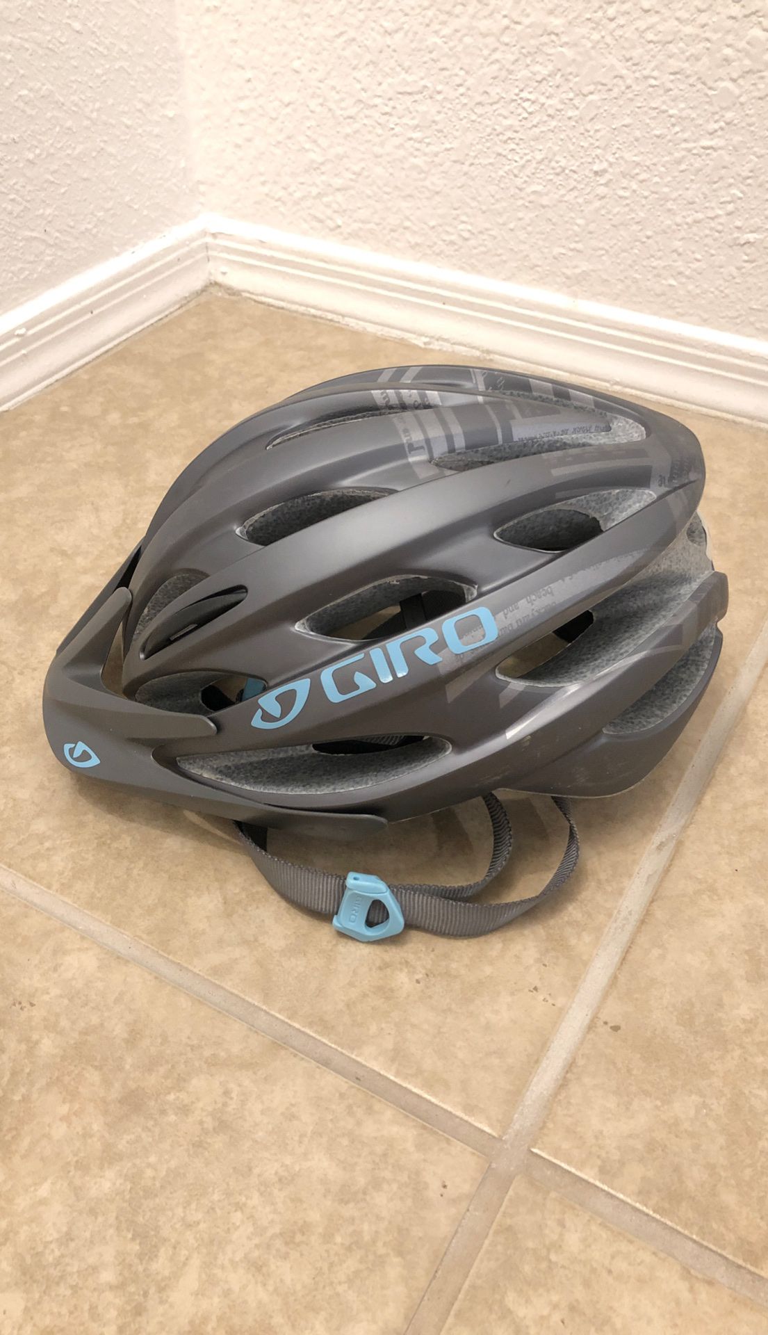 Women’s / Girls Giro Verona Bicycle Helmet Like New