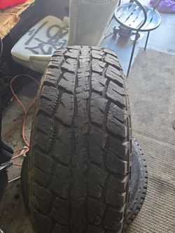 2 Terreno A/T lt245/75r17 Tires