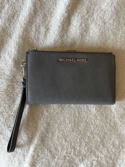 Michael Kors Wristlet (Gray)