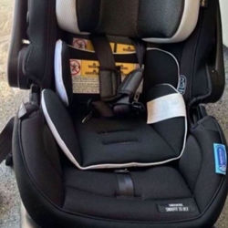 Graco infant car seat