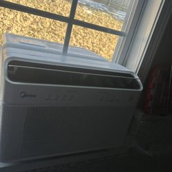 Window AC unit 