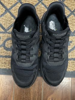 Men's Skechers sneakers, size 9.5